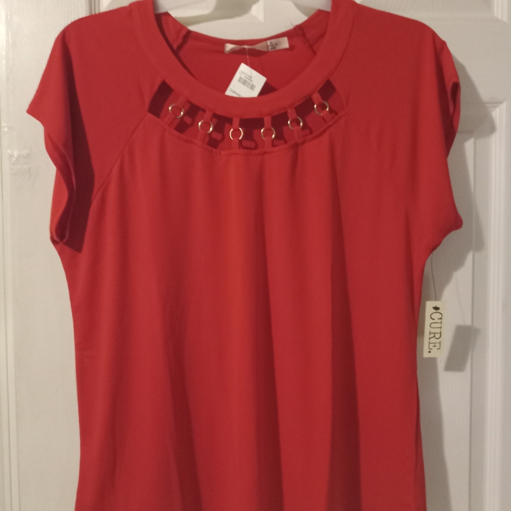 WOMENS DRESS SHIRT, RED, SIZE MEDIUM, NEVER WORN, STILL HAS TAGS